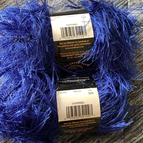 Lion brand Yarn Fun Fur - Picture 7 of 7